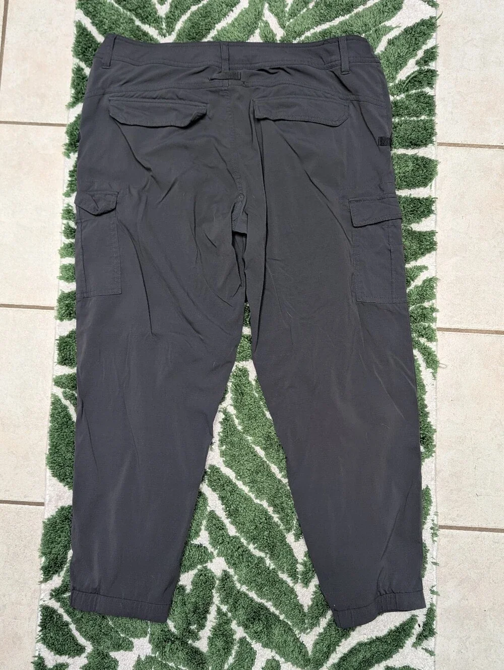 prAna Grey Tech Active Pants w/ Cargo Pockets, Size 12